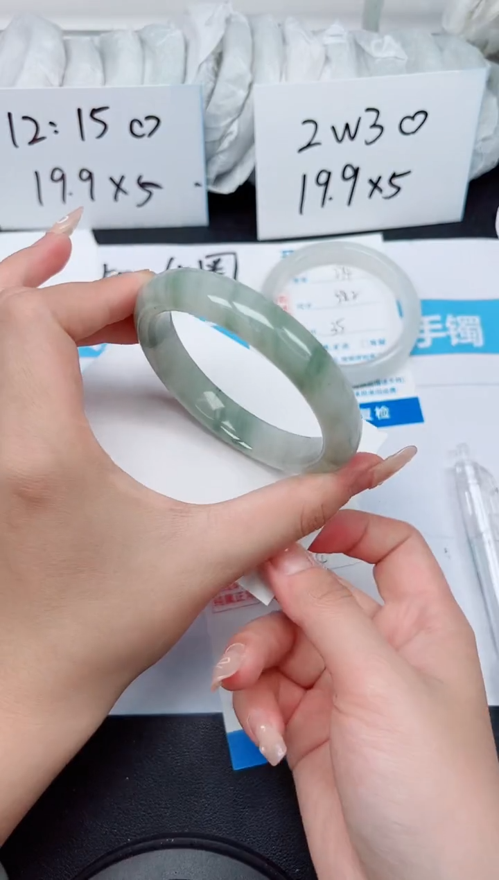 【闪购商品】石英质玉手镯未镶嵌G275-59.4