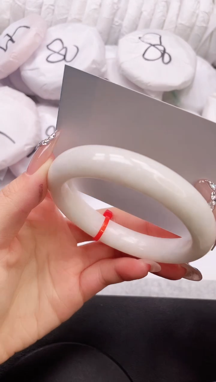 【闪购商品】和田玉手镯未镶嵌24K156-60