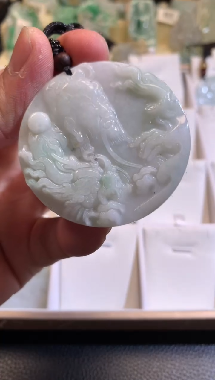 【闪购商品】翡翠颈饰未镶嵌03/06/135