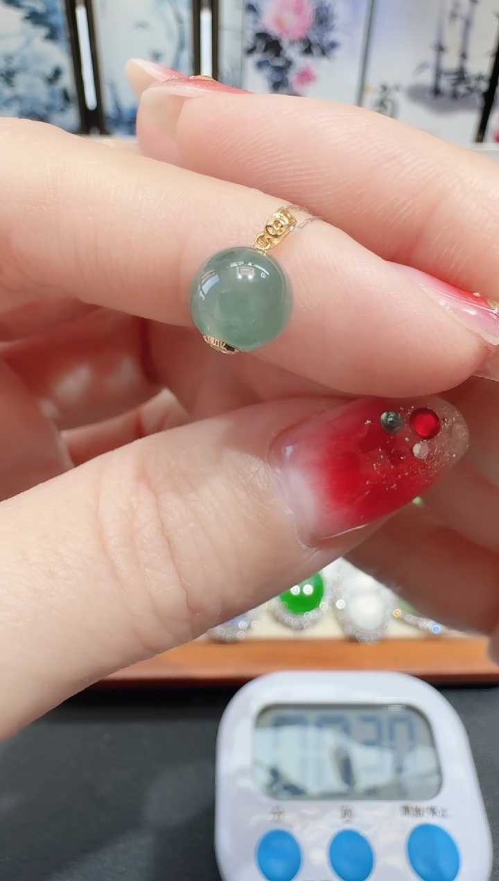 颈饰18K金镶嵌翡翠?****麻寄售回流，不退不换