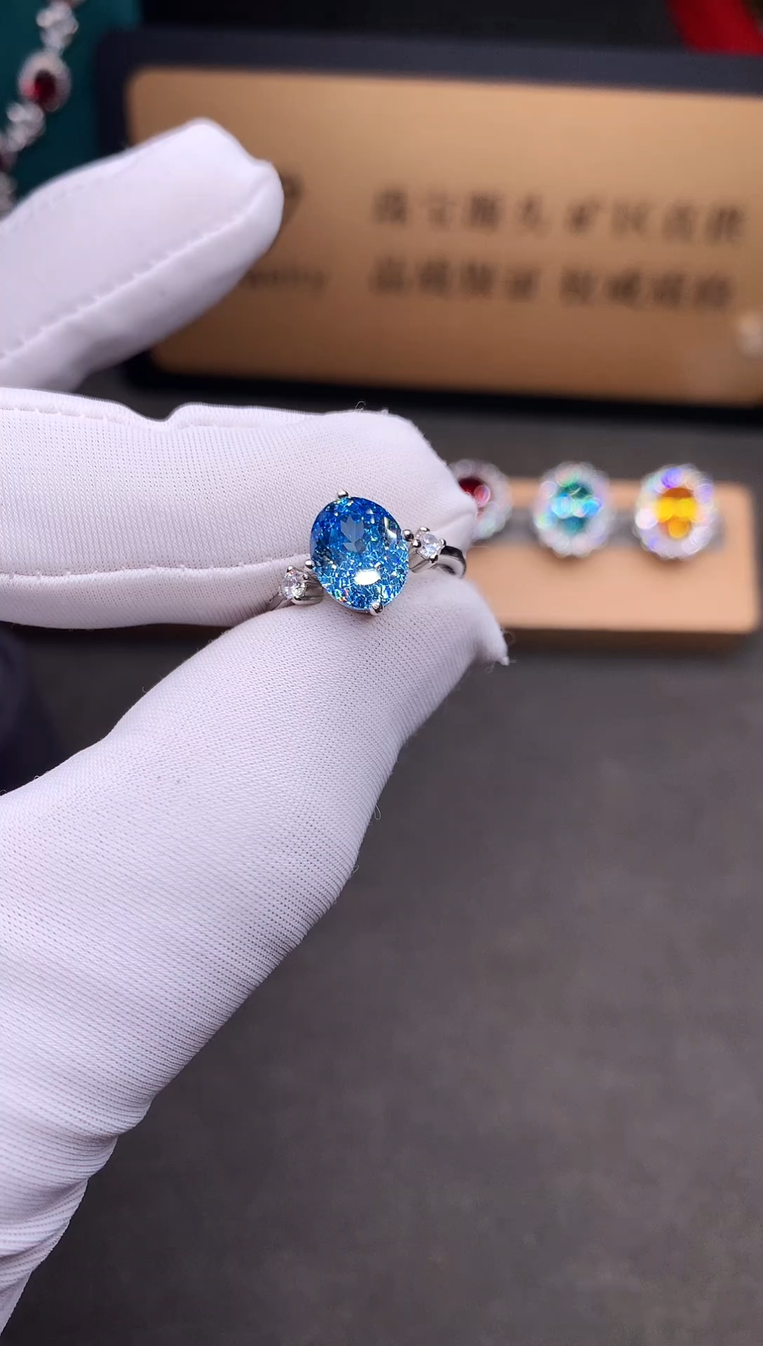 银S925镶嵌戒圈海蓝宝石....