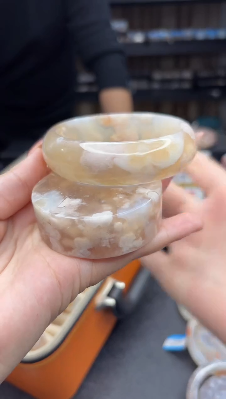 【闪购商品】石英质玉手镯未镶嵌565（61圈赠送镯心）