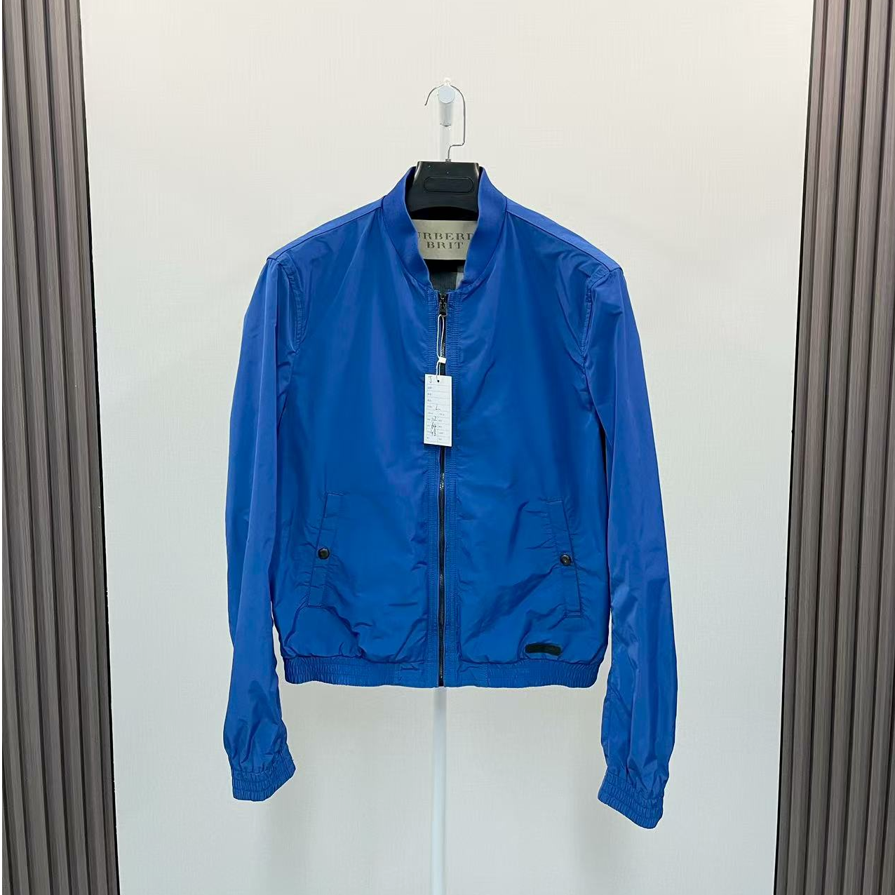 99新 BURBERRY/博柏利 /宝蓝色皮牌logo夹克外套/尺码L