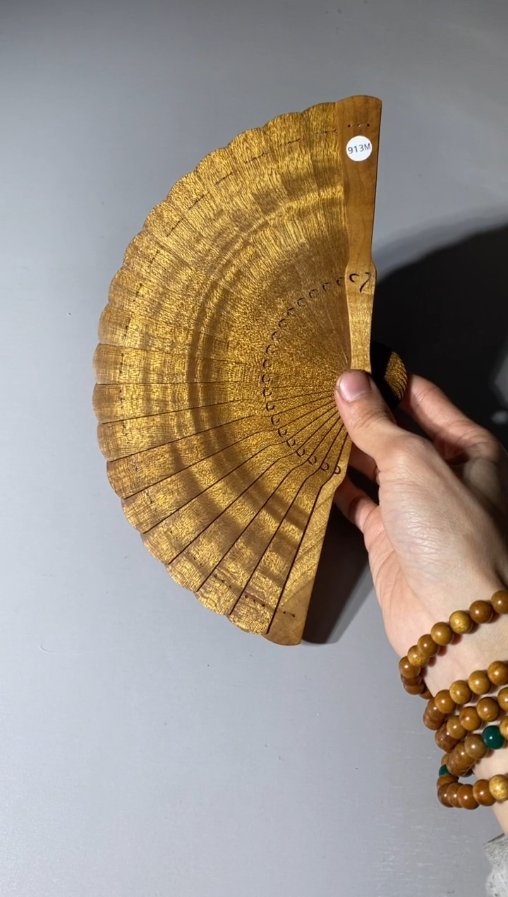 【闪购商品】金丝楠木雕913号15cm金丝楠木小叶桢楠扇子