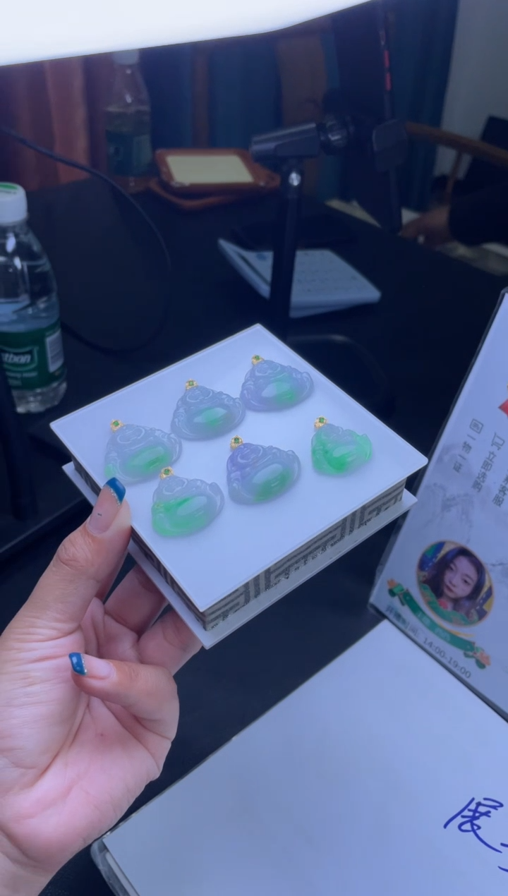 【闪购商品】翡翠挂件18K金镶嵌多样性发一件H9