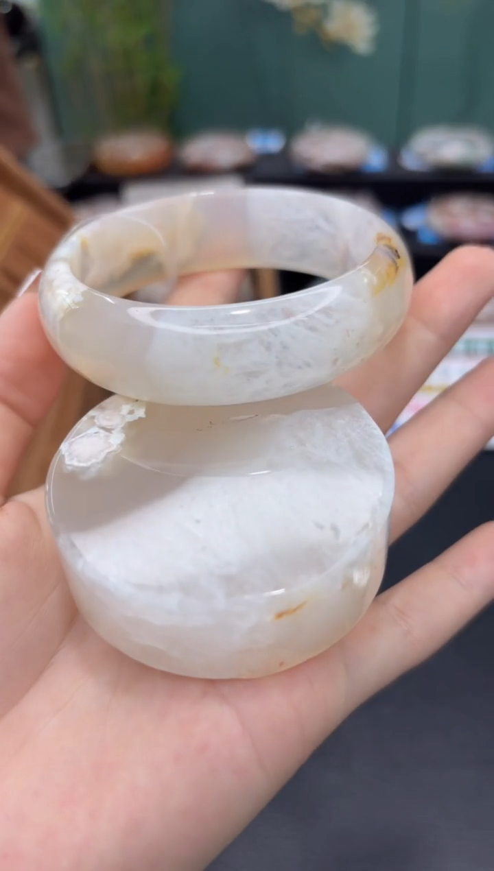 石英质玉未镶嵌手镯A1035(59圈赠送镯心)