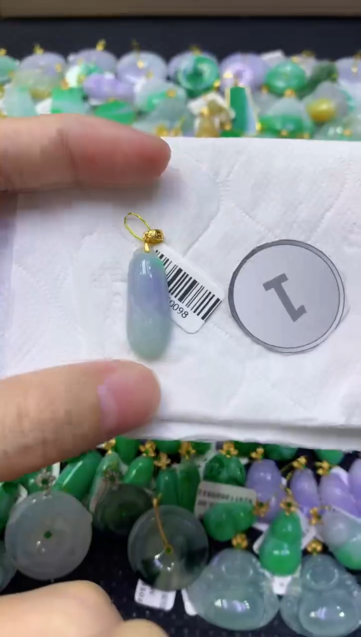 颈饰未镶嵌翡翠天然缅甸翡翠A货