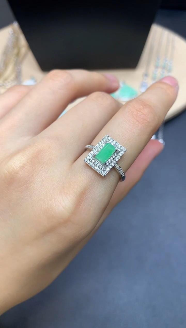 【闪购商品】翡翠戒指银S925镶嵌无事牌【无服务费】