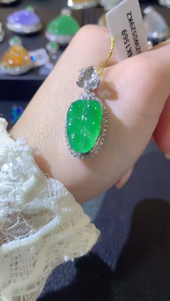 【闪购商品】翡翠吊坠(不含链)18K金镶嵌D51翡翠多样性发一件
