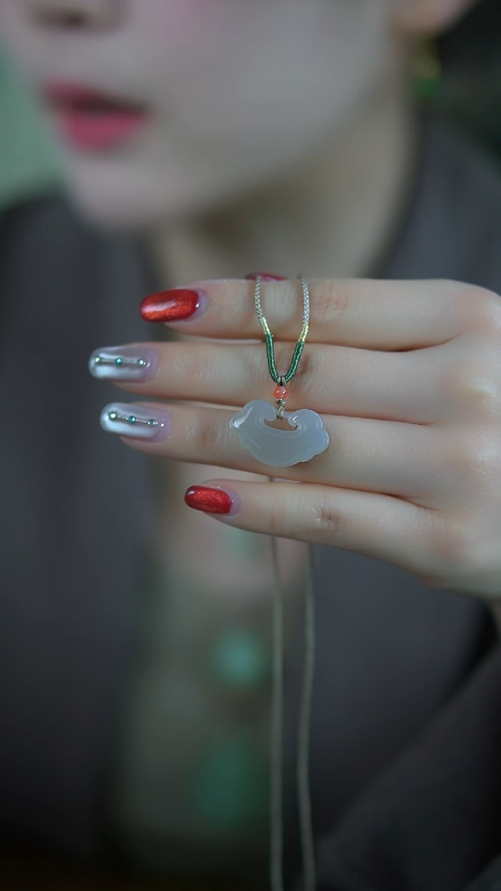 【闪购商品】和田玉颈饰未镶嵌烟紫如意锁