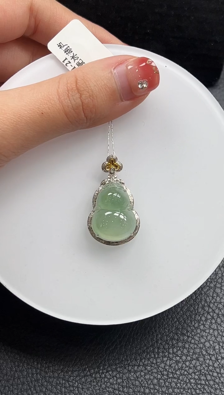 【闪购商品】翡翠颈饰18K金镶嵌YM721-21葫芦