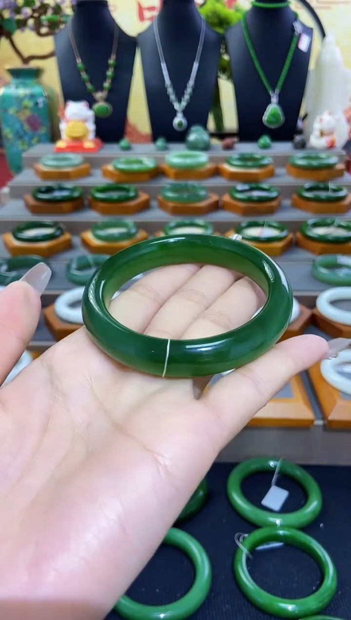 【闪购商品】和田玉手镯未镶嵌俄罗斯老坑碧玉手镯