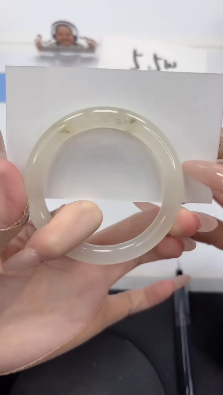 【闪购商品】石英质玉手镯未镶嵌A473-57.6