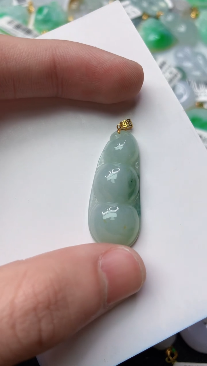 【闪购商品】翡翠颈饰18K金镶嵌92...........