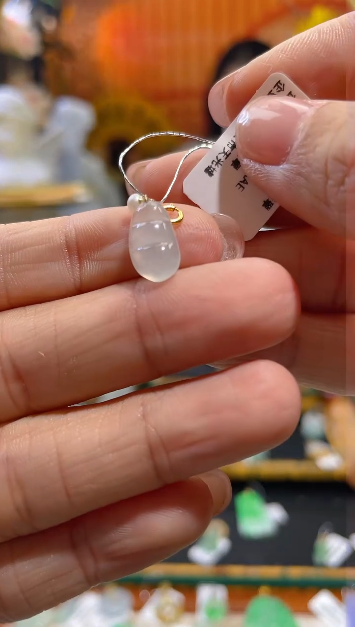 【闪购商品】翡翠颈饰18K金镶嵌假一赔三