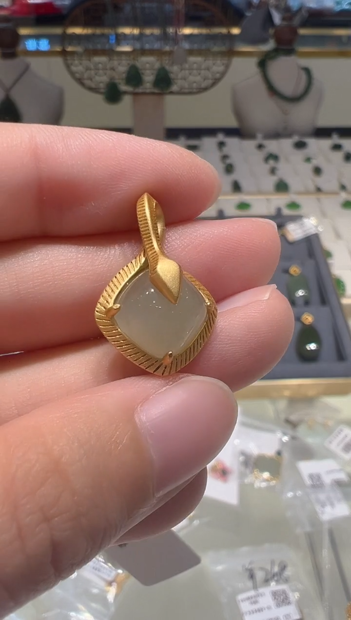 【闪购商品】和田玉颈饰银S925镶嵌1111