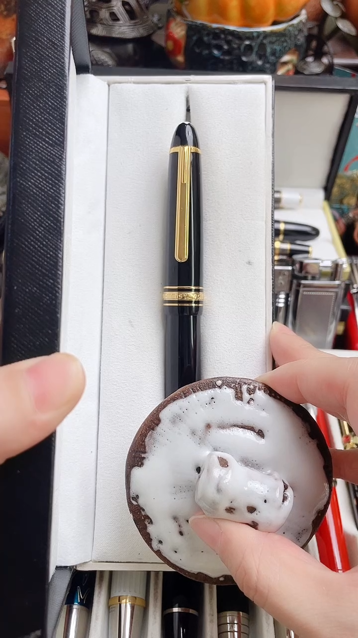 瓷片王****?hjhhjhhjjkklljjj