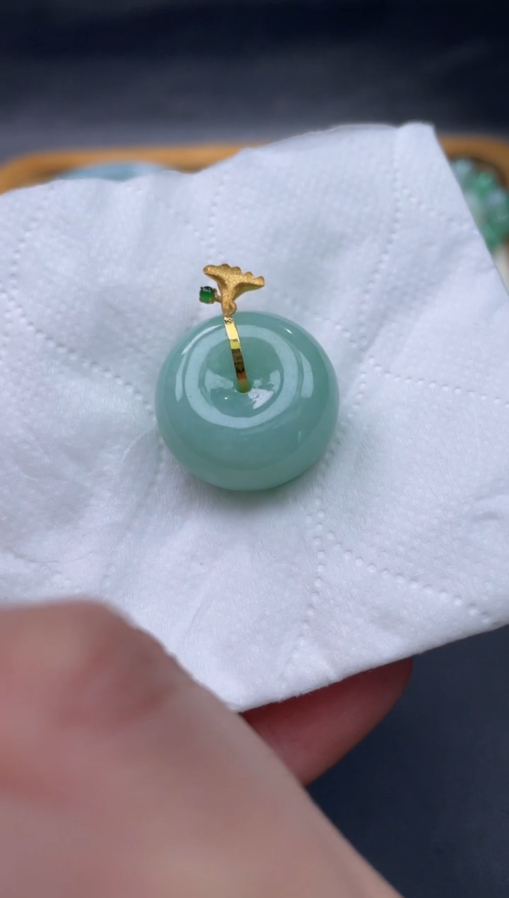 【闪购商品】翡翠颈饰18K金镶嵌56.........