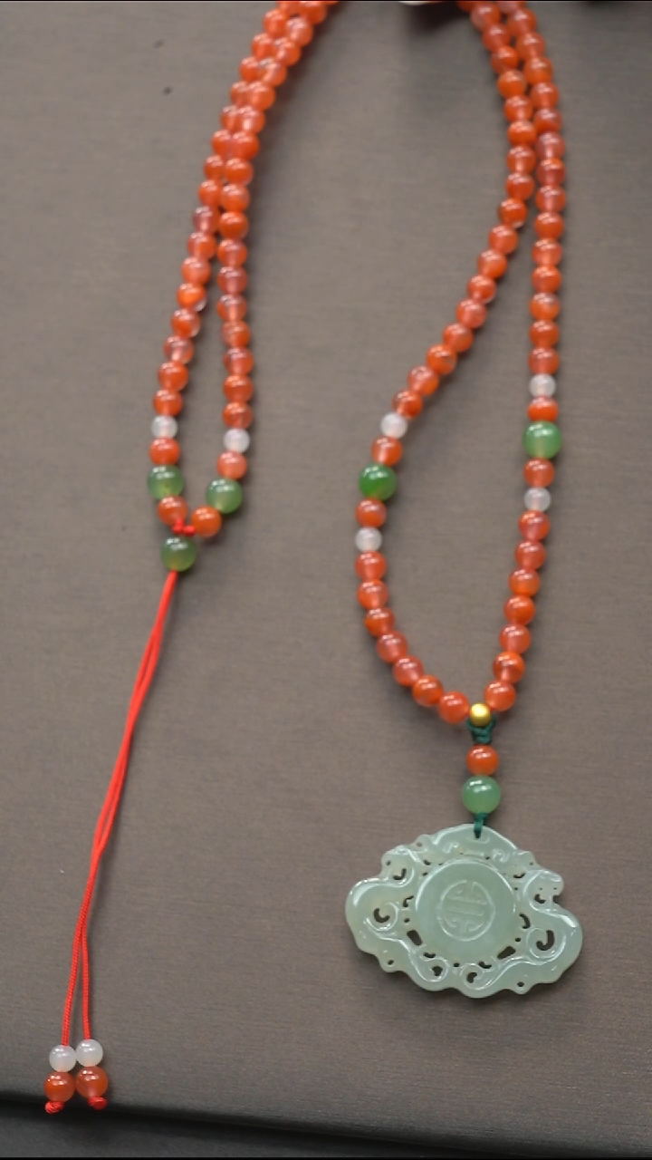 和田玉未镶嵌颈饰龙凤呈祥