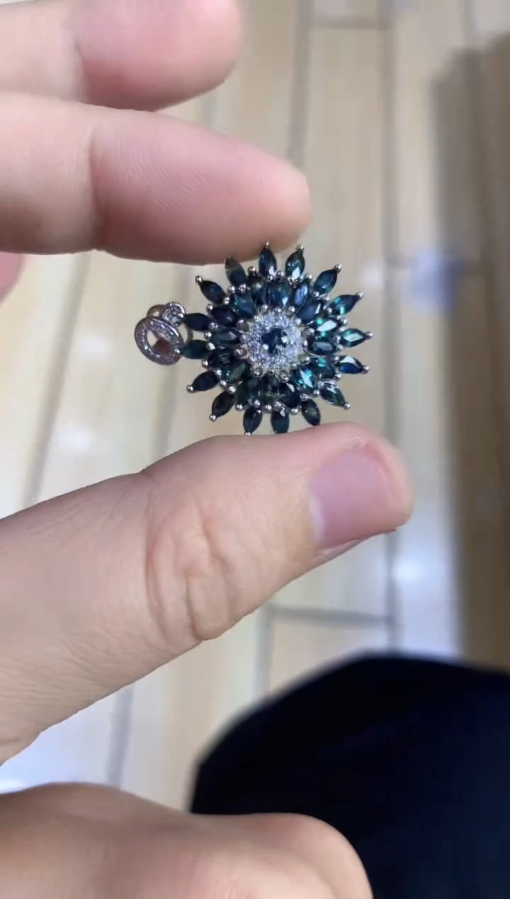 【闪购商品】蓝宝石颈饰银S925镶嵌........