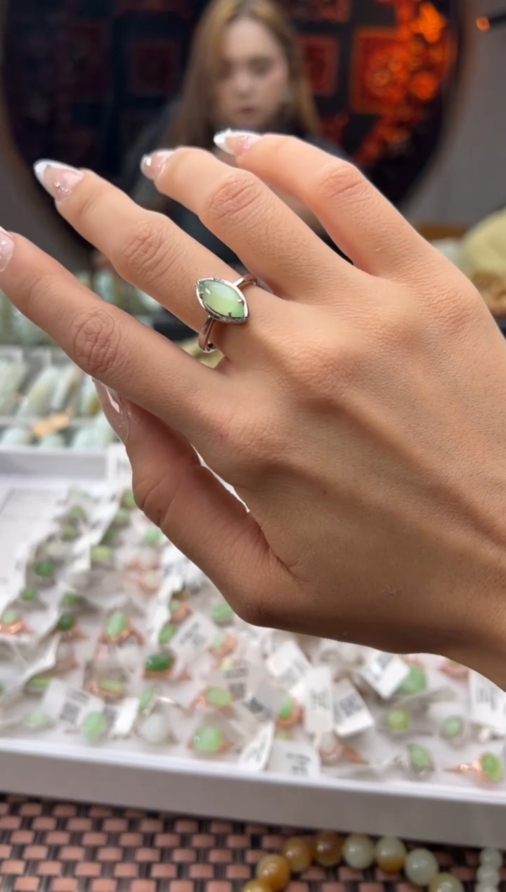 未镶嵌戒指和田玉黑羊洞戒指