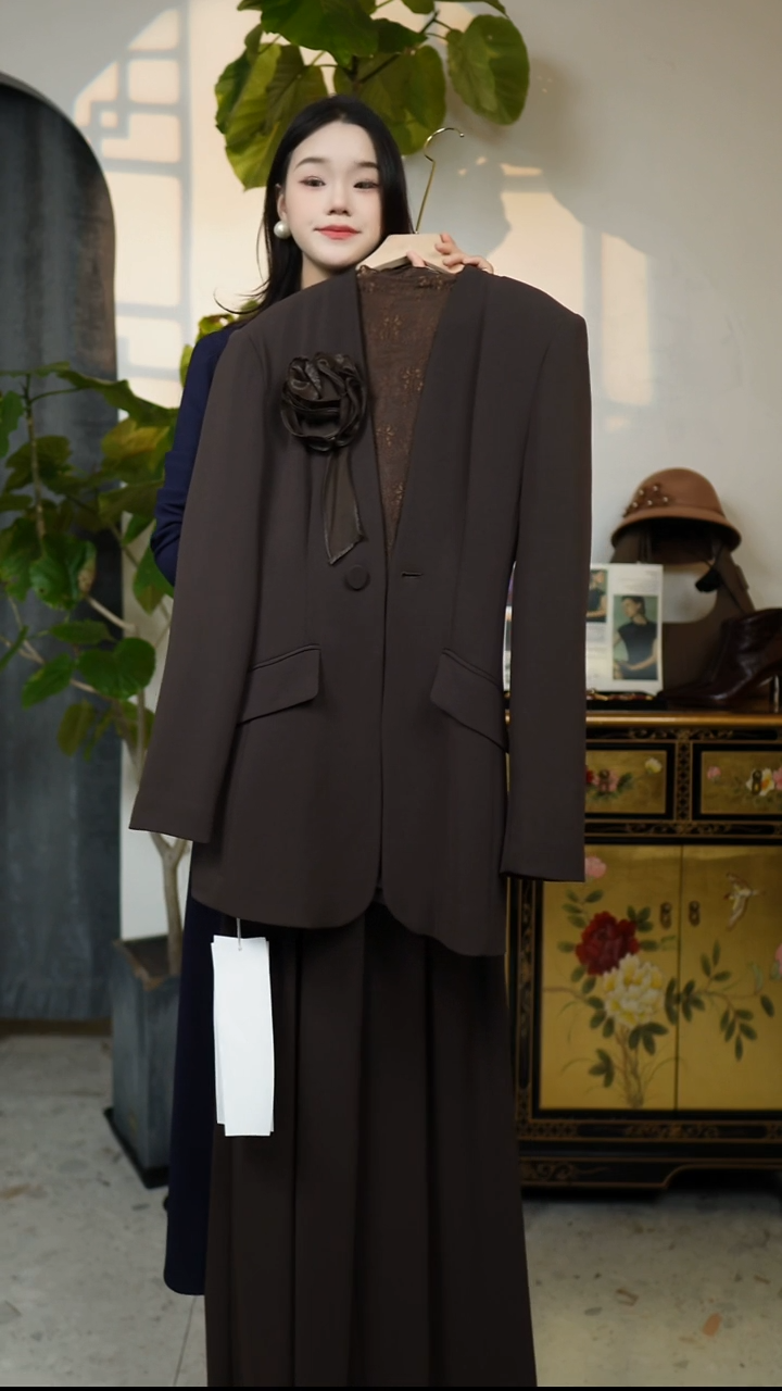 咖色醋酸收腰西装➕裤子 套装两件套 M码（72以内的腰围）