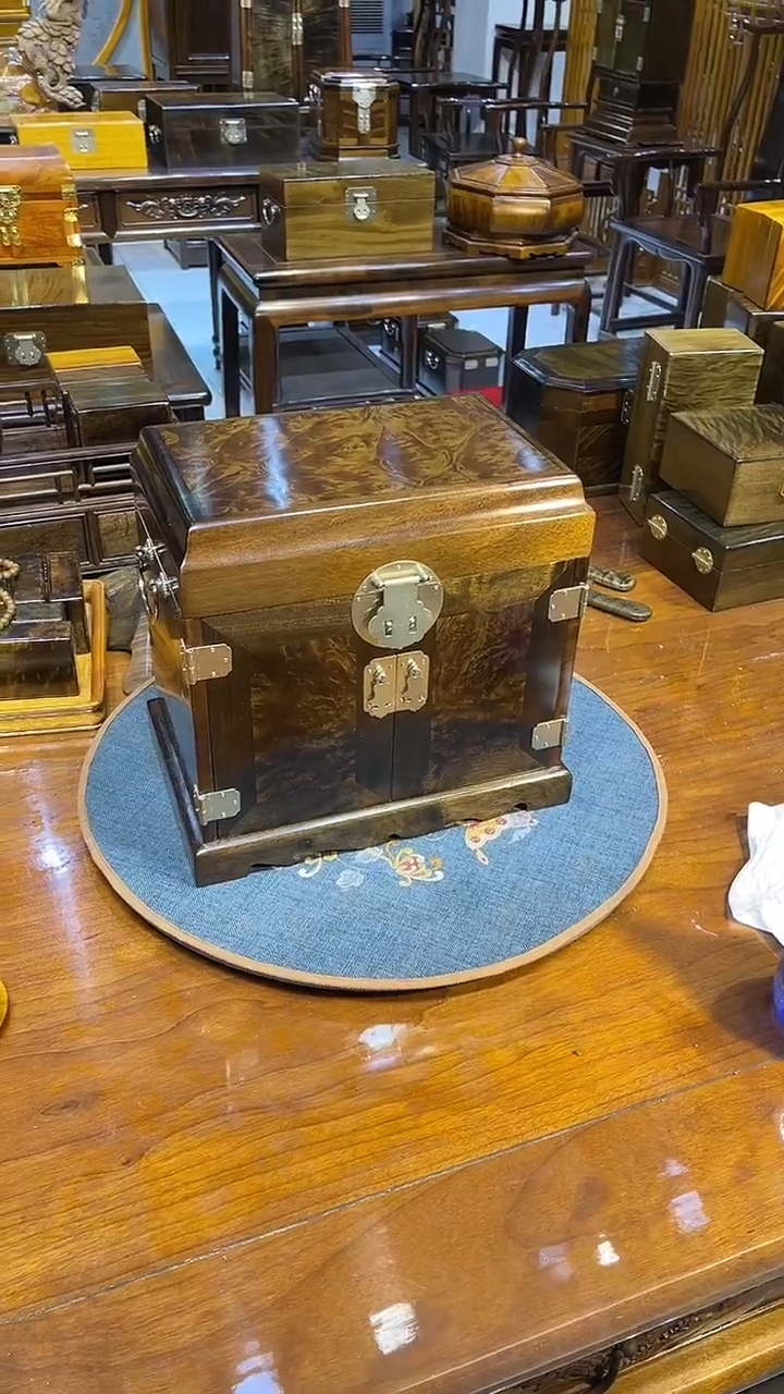 乌木类成套家具官皮箱 s34