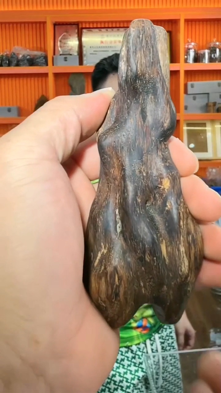 沉香手把件380号多样性发一