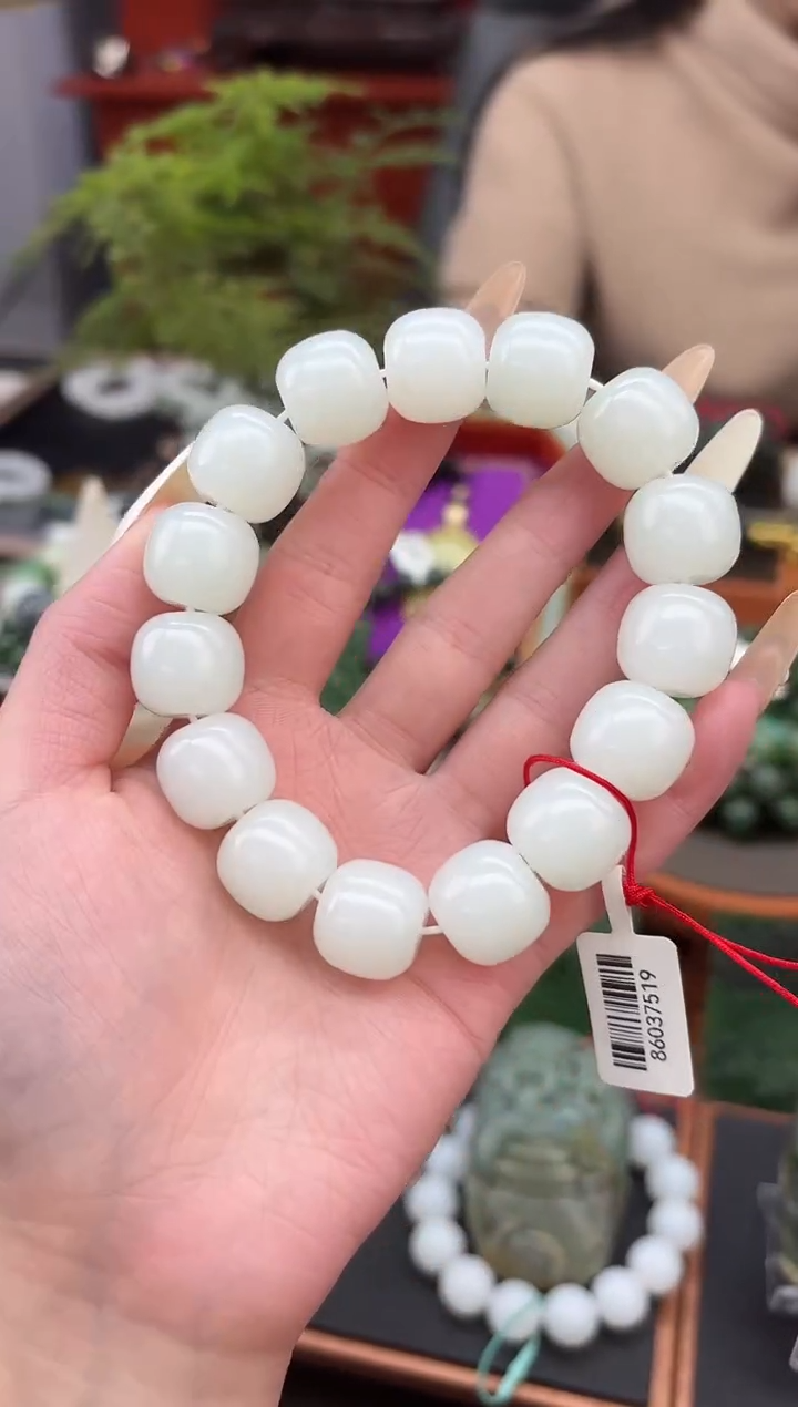 未镶嵌手串和田玉董小姐推荐 多样性发货 拍一发一ytalms16