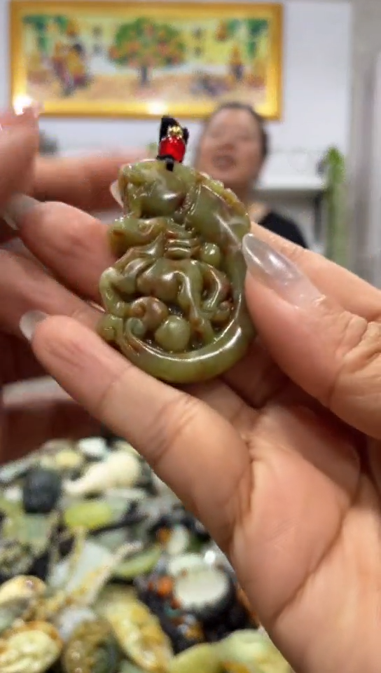 未镶嵌岫玉吊坠 