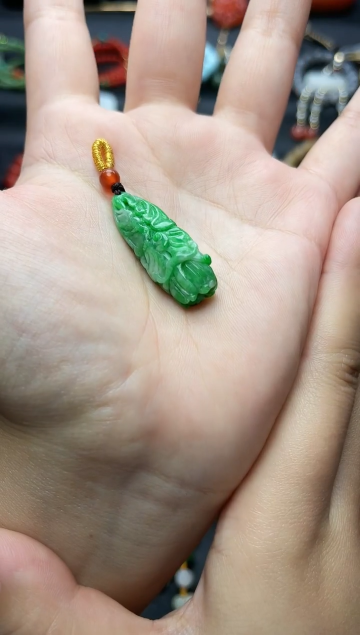 颈饰未镶嵌翡翠玉兰花