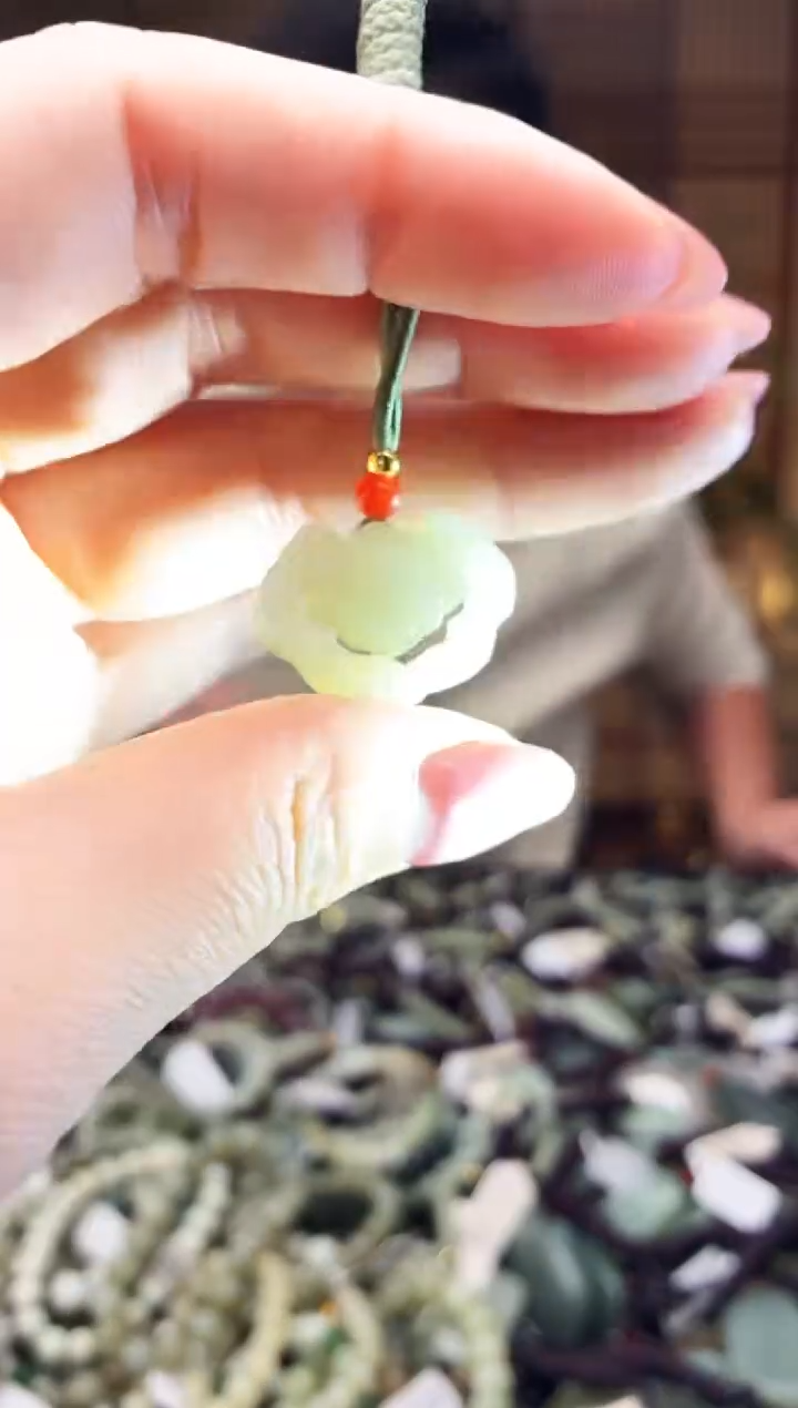 颈饰未镶嵌和田玉多样性发货，拍一发一