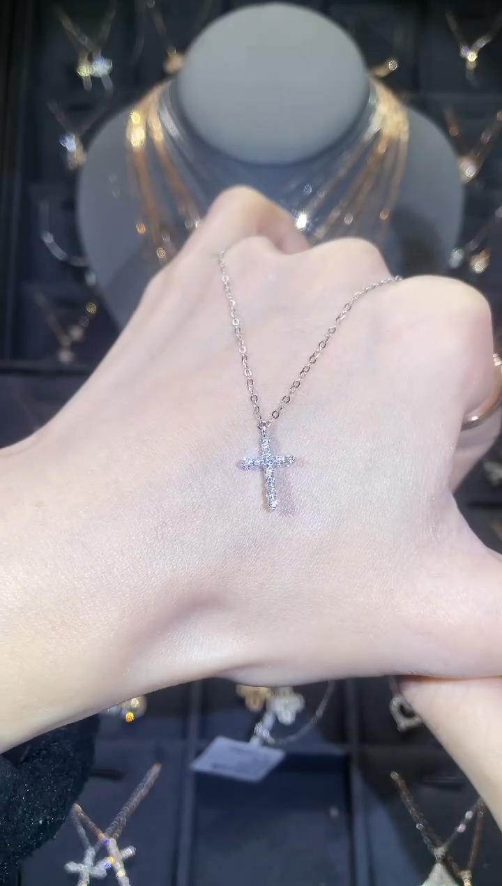 【闪购商品】钻石套链18K金镶嵌18K金白 多人 十字架