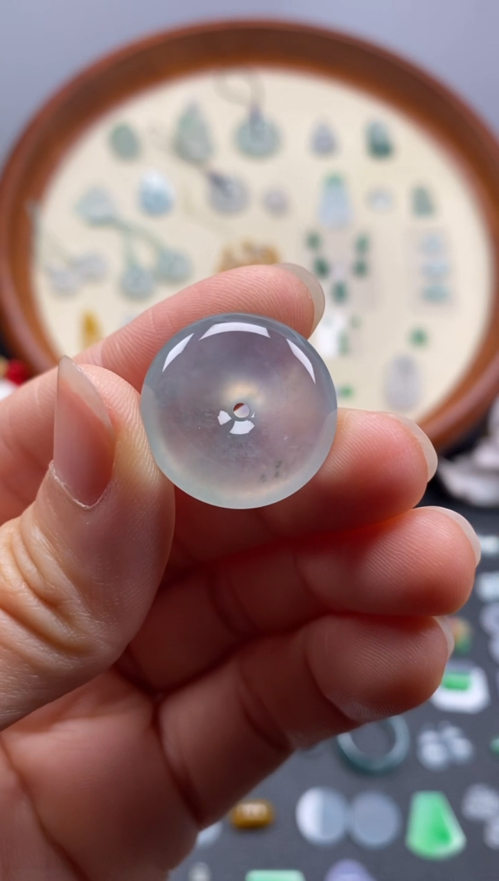 颈饰未镶嵌翡翠高冰飘花扣子/芬