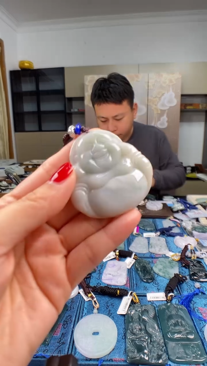 颈饰未镶嵌翡翠 多样性发其一
