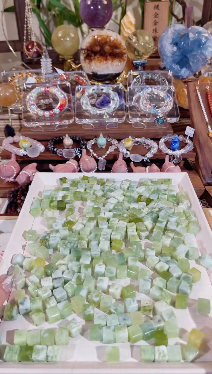 蛇纹石玉未镶嵌珠宝半成品SS077（三个）多样性发一 颜色微差