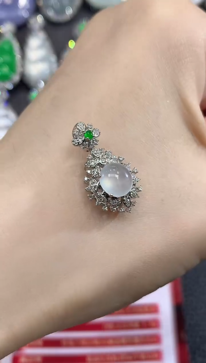 吊坠(不含链)18K金镶嵌翡翠A3翡翠