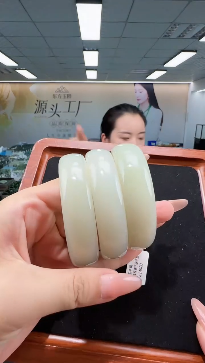和田玉手镯未镶嵌多样性发货 拍一发一