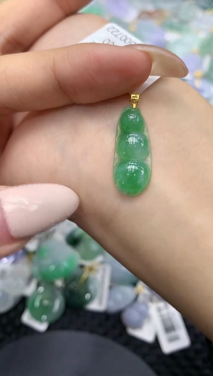 颈饰18K金镶嵌翡翠111111111111