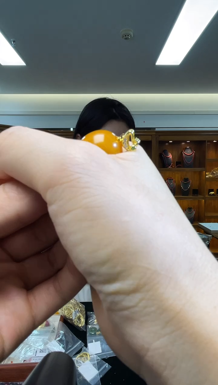 蜜蜡颈饰未镶嵌（多样性发一件）