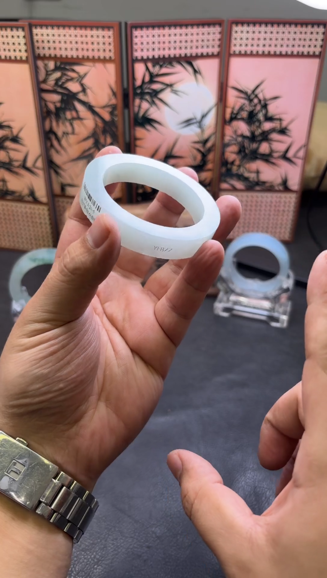 未镶嵌手镯定制翡翠手镯定制