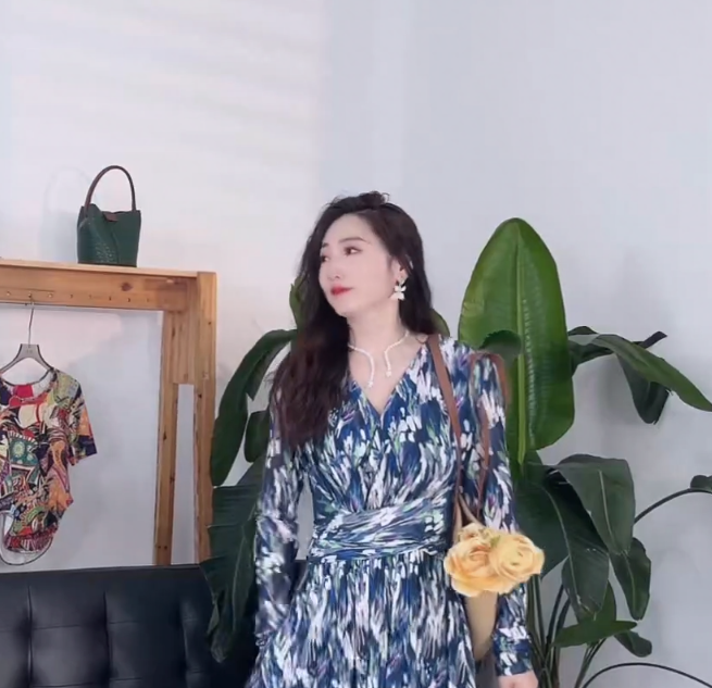 HZHJ设计师周边 花朵耳饰蝴蝶气质水钻耳环 