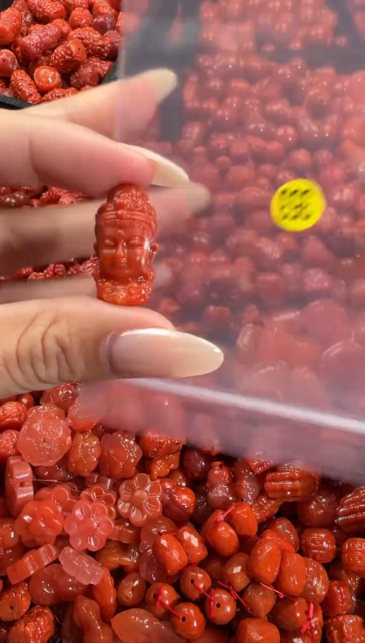 颈饰未镶嵌南红玛瑙1