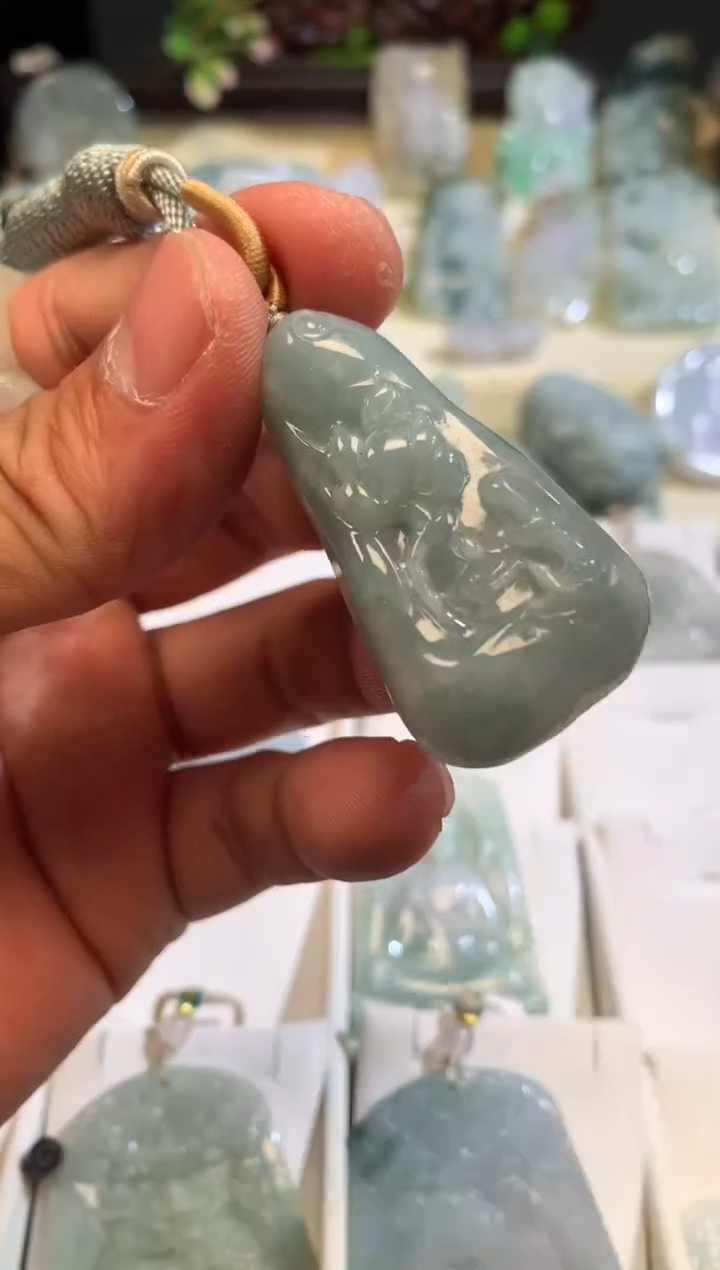 翡翠未镶嵌颈饰4/18/214