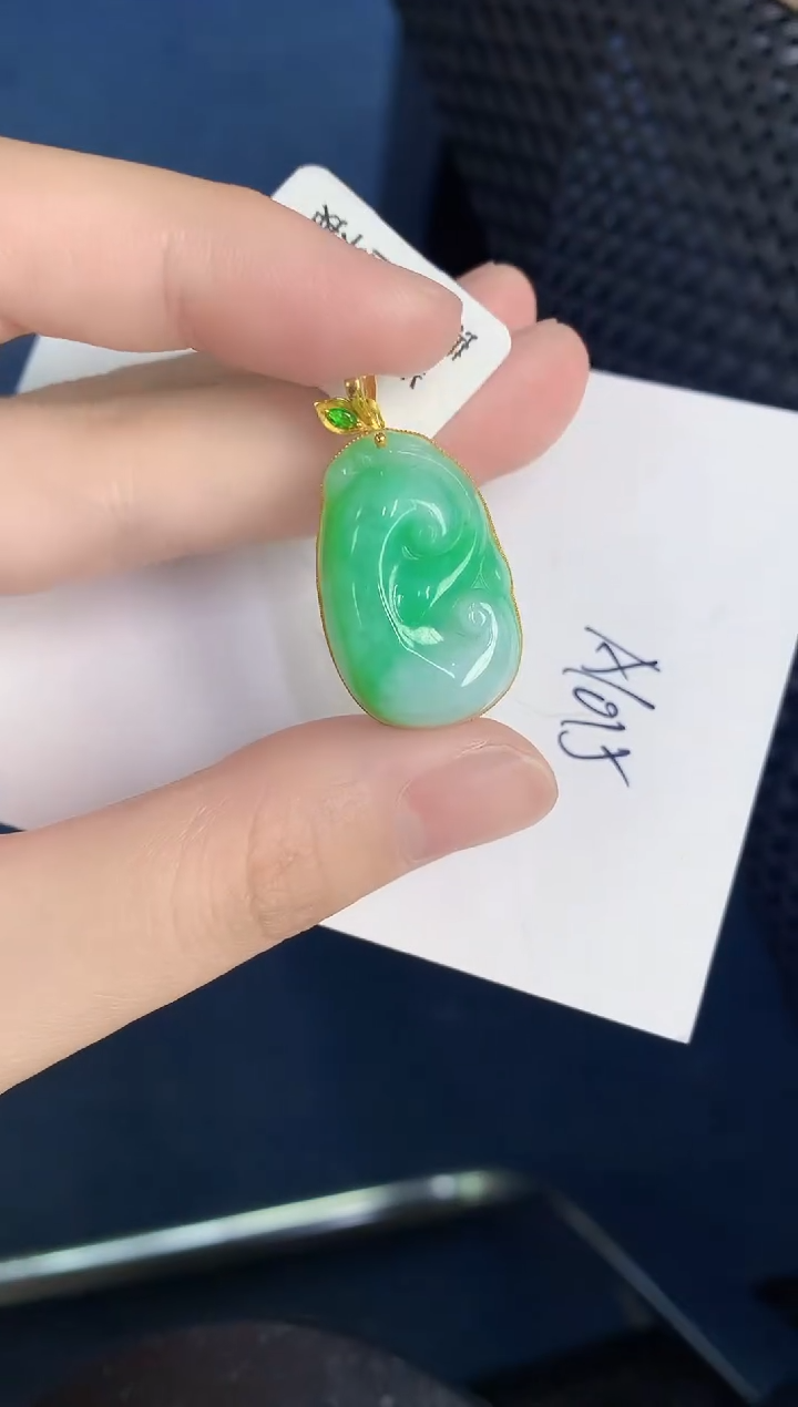 【闪购商品】翡翠颈饰18K金镶嵌000000000