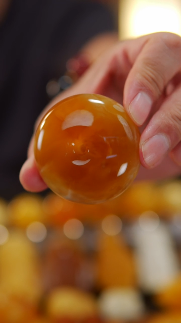 【闪购商品】蜜蜡裸石未镶嵌俄料糖色溶洞妖花平安扣53.3