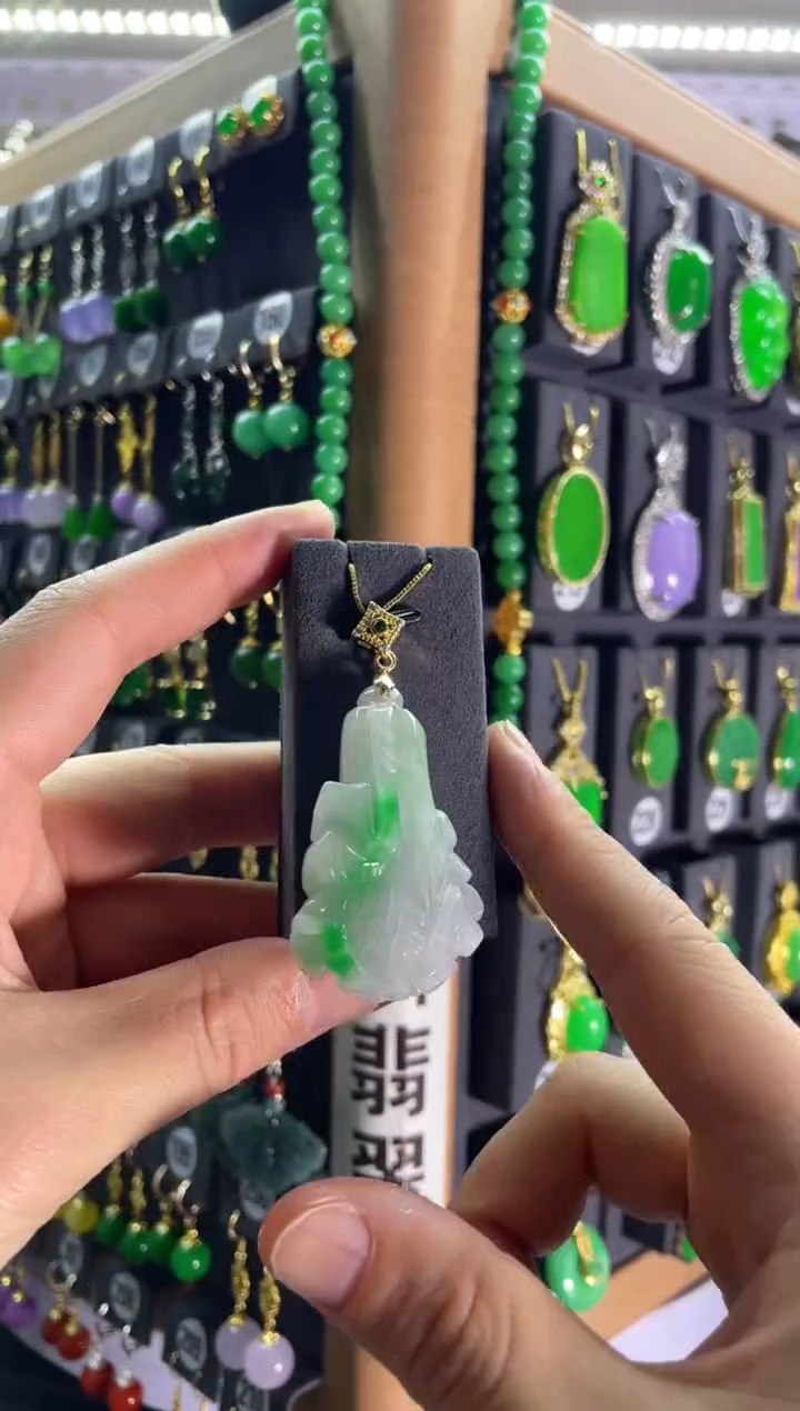 【闪购商品】翡翠耳饰银S925镶嵌244....