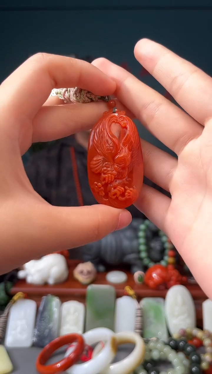 南红玛瑙未镶嵌颈饰吊坠