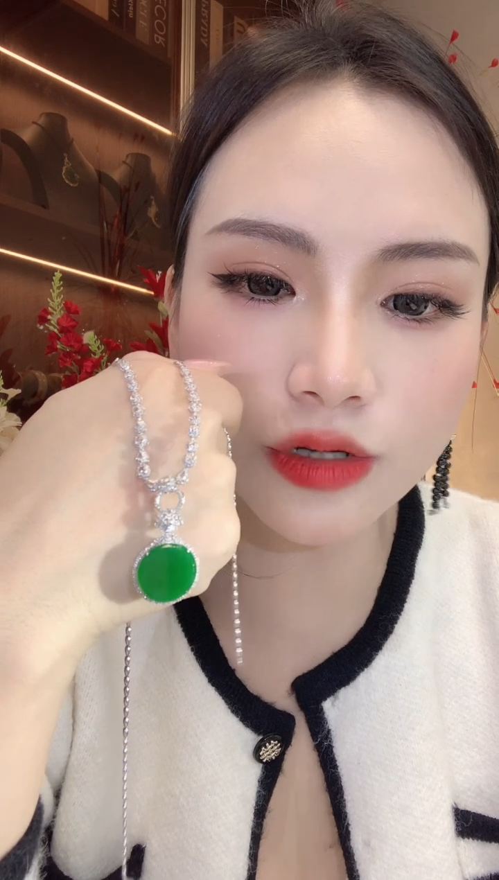 【闪购商品】翡翠吊坠(不含链)18K金镶嵌D20