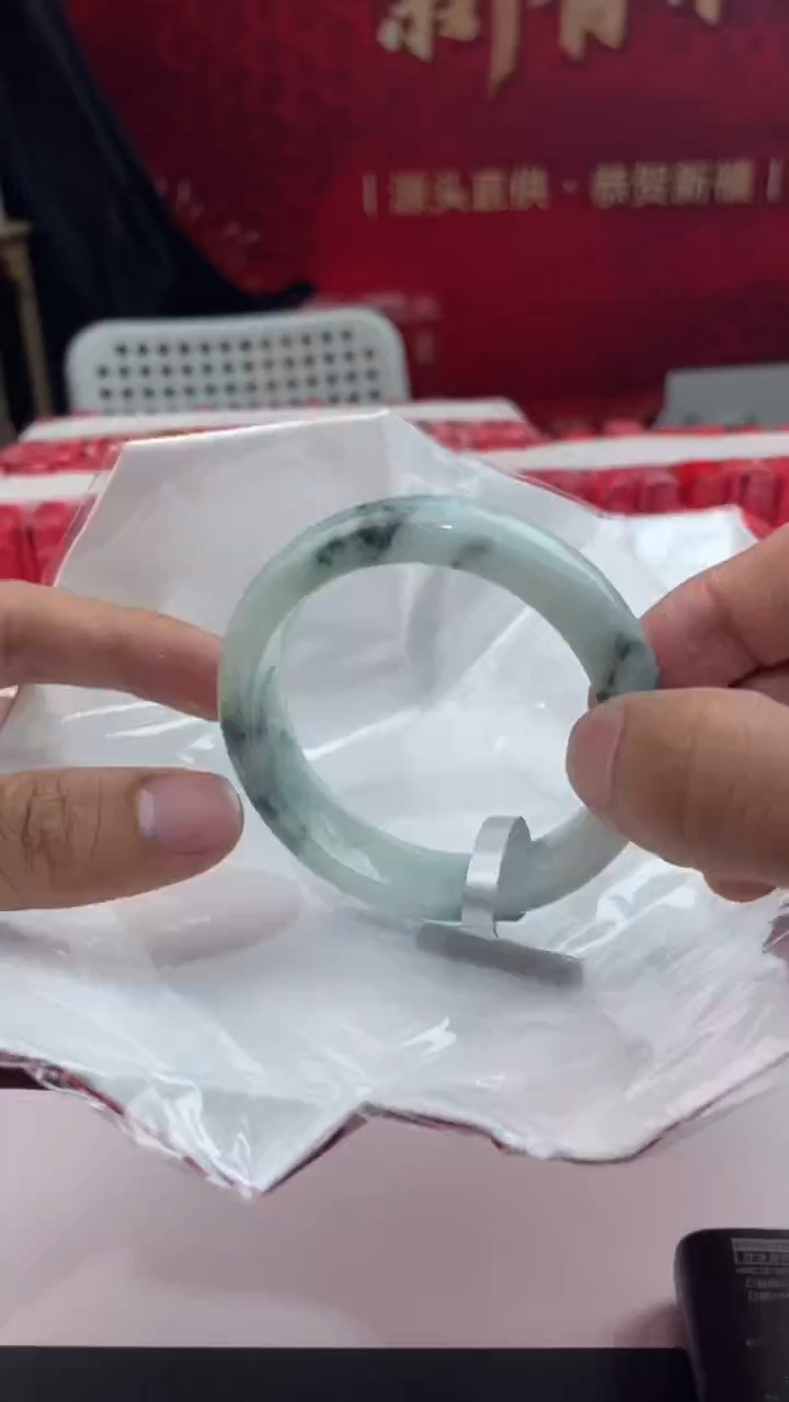 【闪购商品】翡翠手镯未镶嵌2翡翠手镯（微瑕）